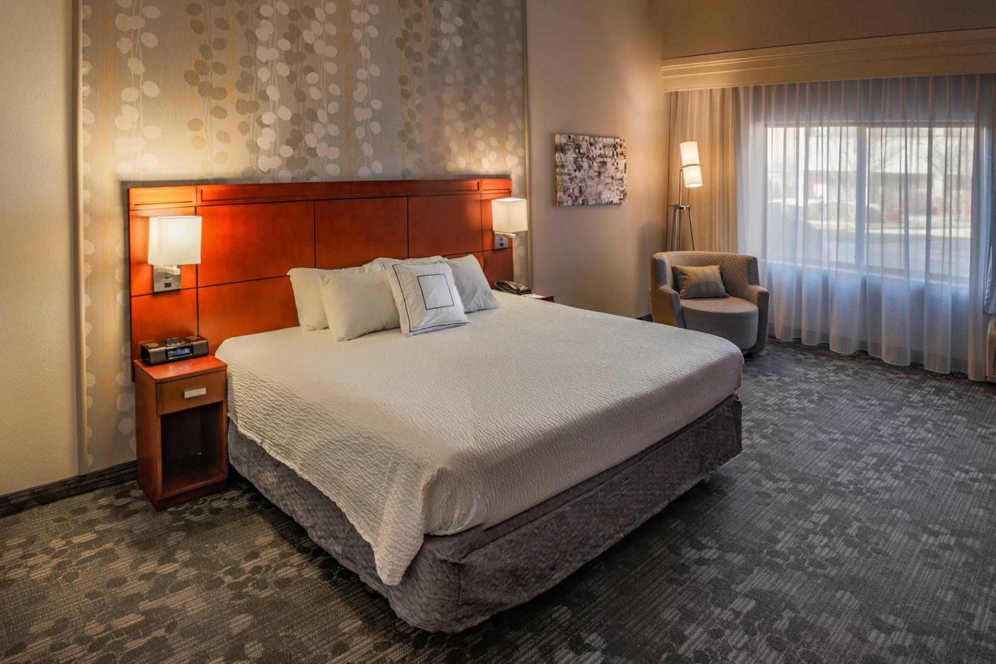 Courtyard By Marriott Norman Hotel Ngoại thất bức ảnh
