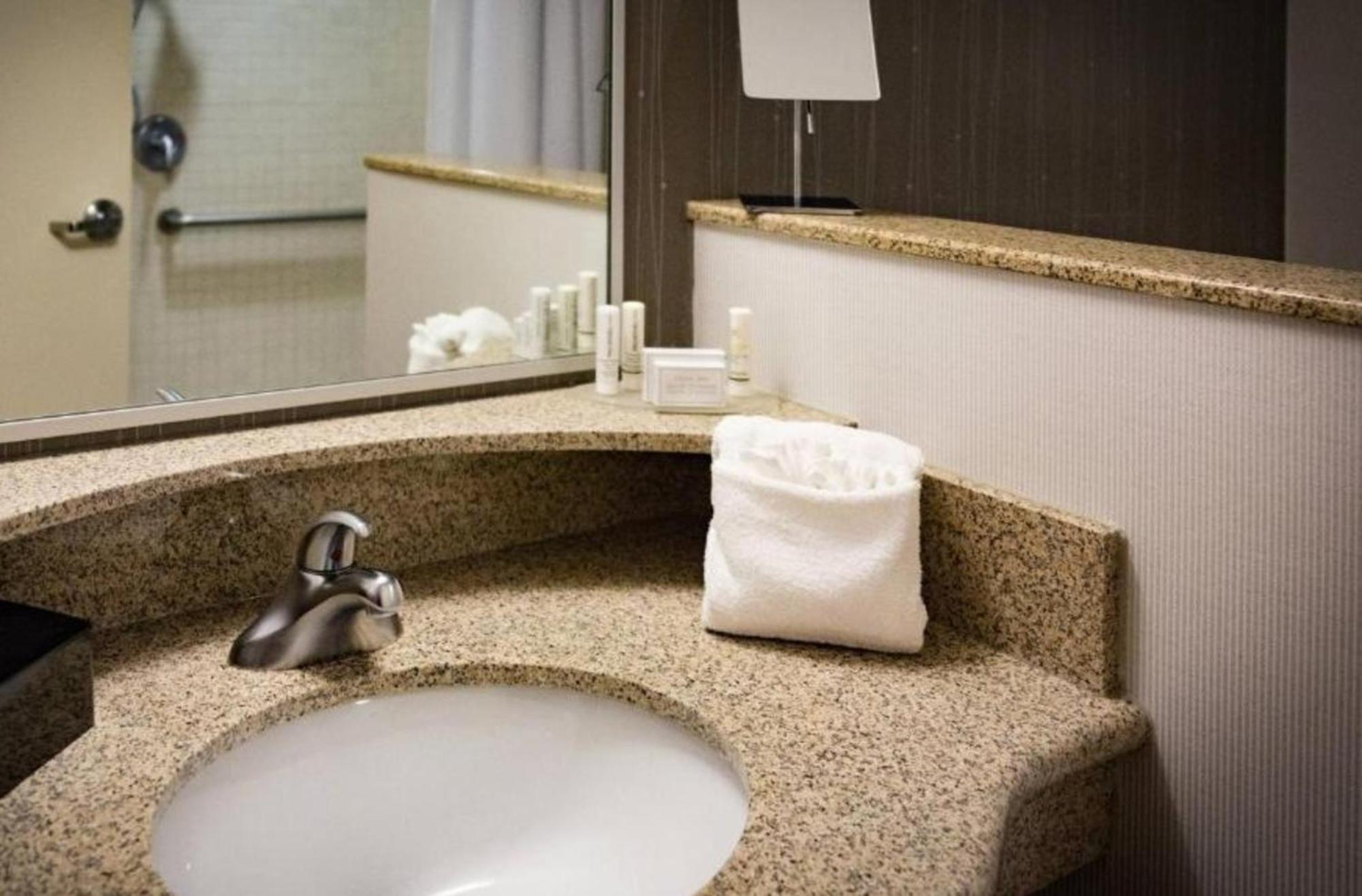 Courtyard By Marriott Norman Hotel Ngoại thất bức ảnh