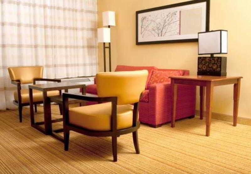 Courtyard By Marriott Norman Hotel Phòng bức ảnh