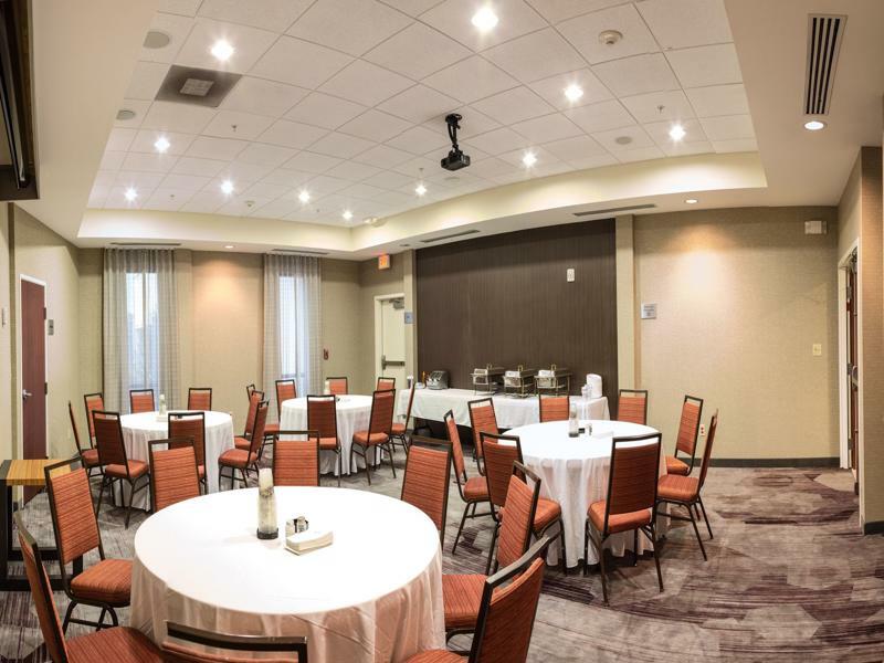 Courtyard By Marriott Norman Hotel Ngoại thất bức ảnh