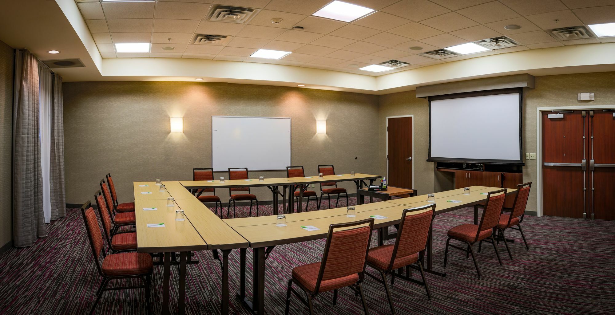 Courtyard By Marriott Norman Hotel Ngoại thất bức ảnh